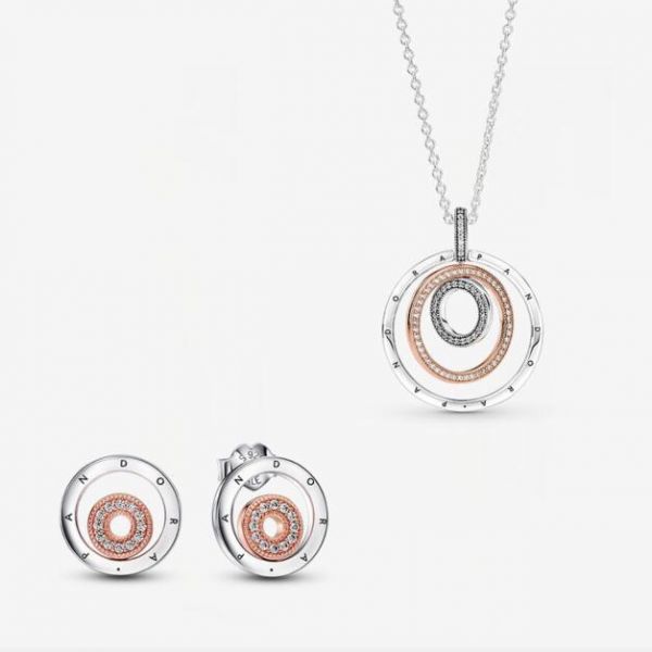 Signature Two-tone Logo Circles Pave Stud Necklaces Set